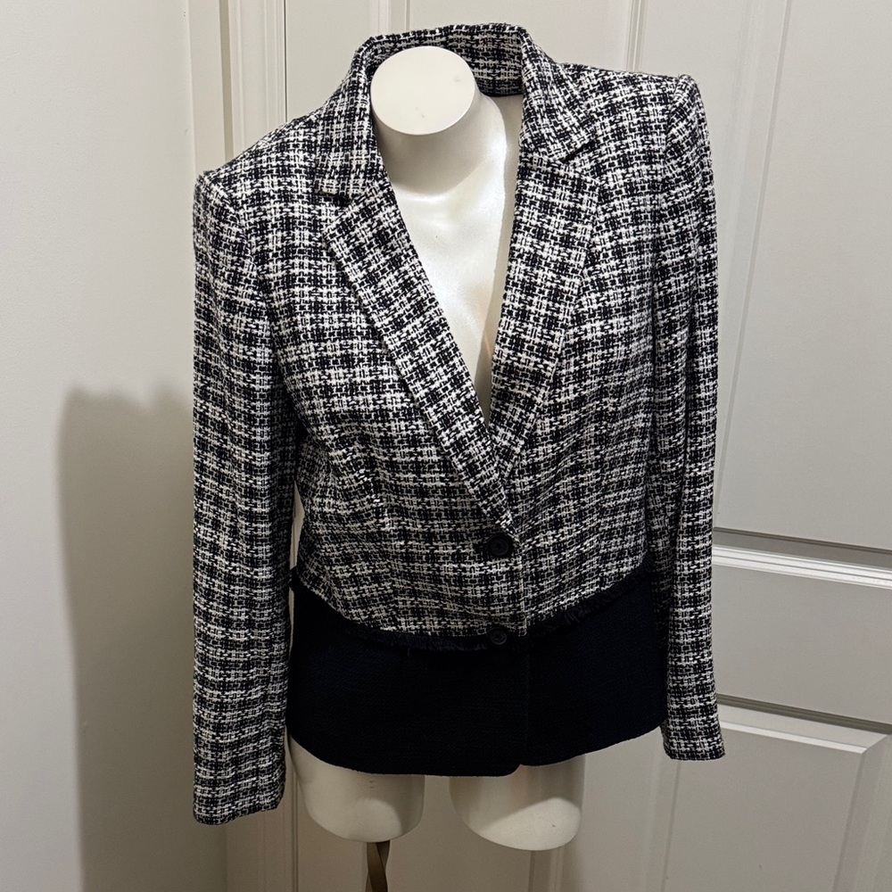 Karl Lagerfeld Monochrome Tweed Blazer, Women’s Size 12, Like New - Picture 3 of 13